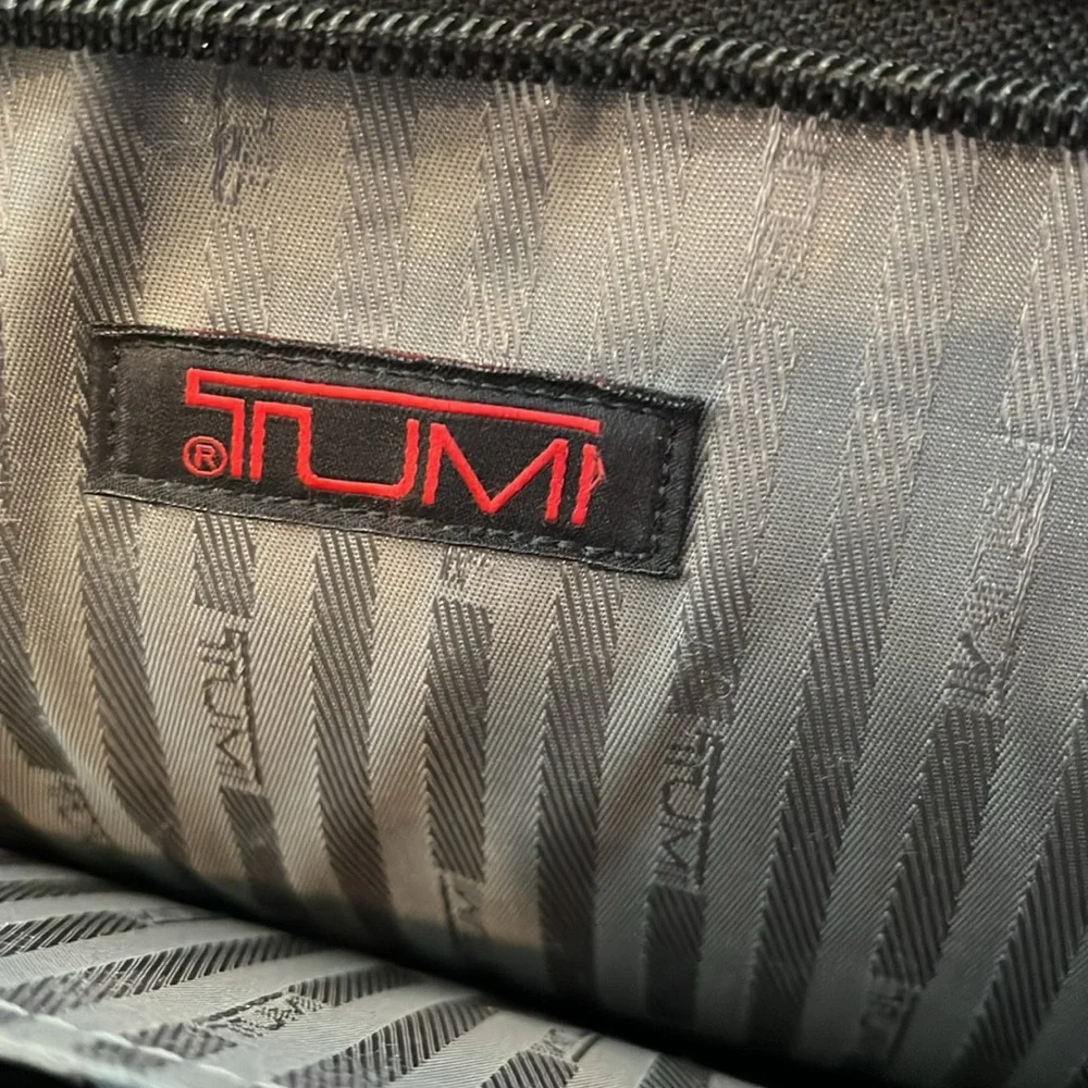 TUMI Alpha Ballistic Nylon Expandable Multipurpose Travel Bag Black briefcase
